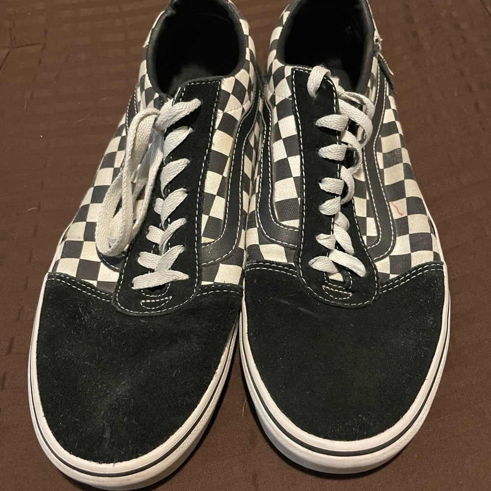 Men’s checkered and black vans